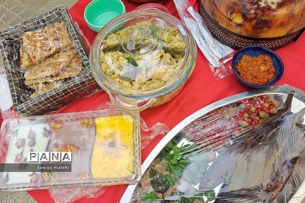 برگزاری جشنواره غذا در مدرسه نوین آفرین رودهن