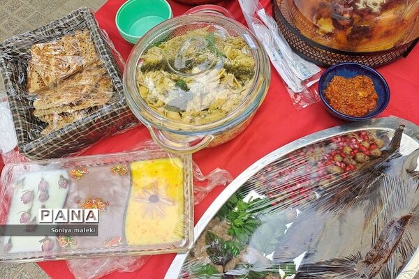 برگزاری جشنواره غذا در مدرسه نوین آفرین رودهن