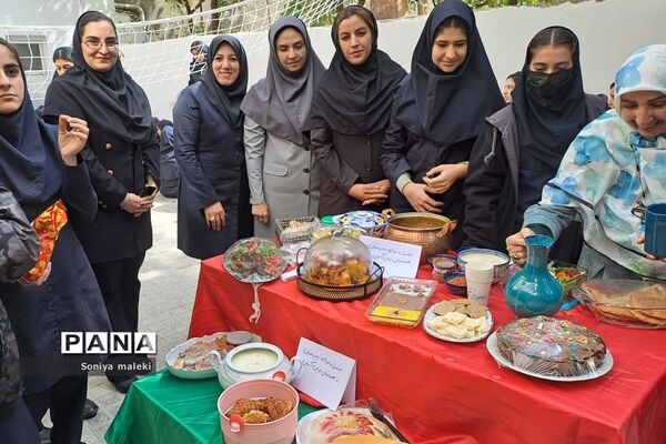 برگزاری جشنواره غذا در مدرسه نوین آفرین رودهن