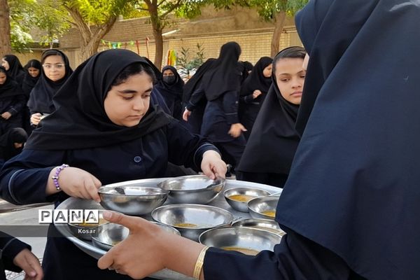 برگزاری ختم صلوات و دعا برای رزمندگان حماس و مقاومت در دبیرستان حضرت زینب کاشمر