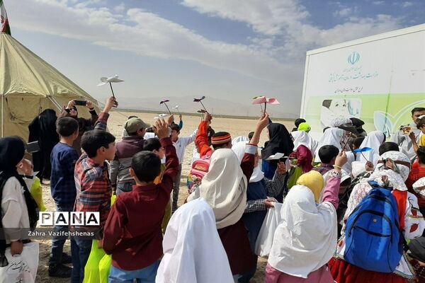 گرامیداشت هفته ملی کودک در مدارس عشایری سیار شهرستان شیروان