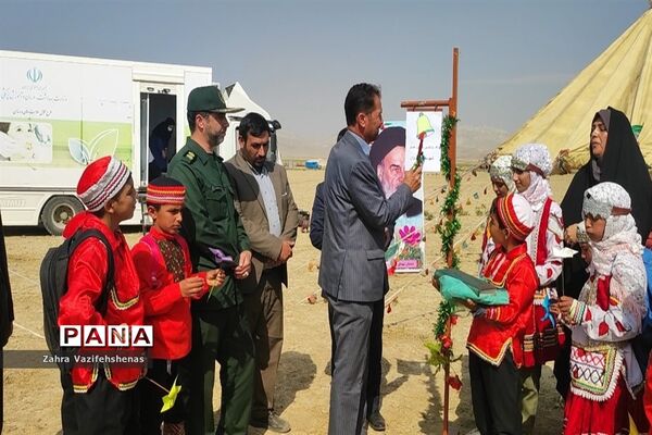 گرامیداشت هفته ملی کودک در مدارس عشایری سیار شهرستان شیروان