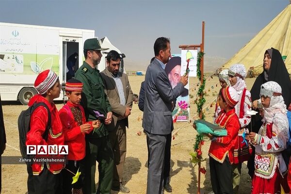 گرامیداشت هفته ملی کودک در مدارس عشایری سیار شهرستان شیروان