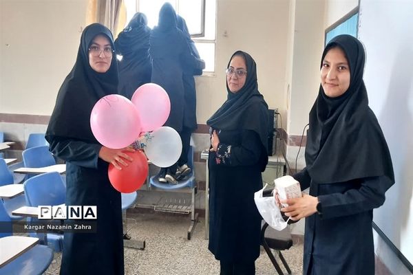 مسابقه نجات تخم مرغ در مدرسه خادم‌زاده