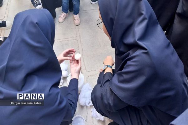 مسابقه نجات تخم مرغ در مدرسه خادم‌زاده