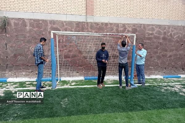 تجهیز و راه‌اندازی زمین چمن مصنوعی دبیرستان شهید بهشتی رودهن