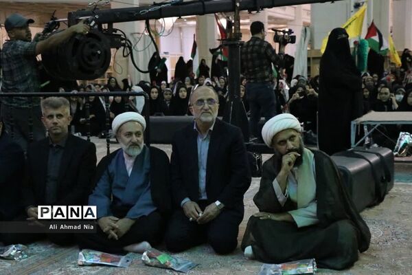 اجتماع دانشجویان دختر سراسر کشور در حرم حضرت معصومه(س)