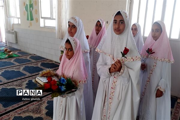 شروع آموزش قرآن کلاس اولی های آموزشگاه هفده شهریور