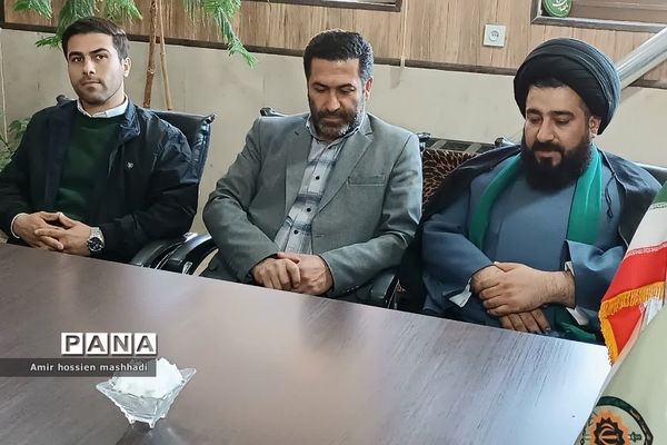 دیدار و تجلیل امام‌جمعه رودهن از کارکنان نیروی انتظامی رودهن و آبعلی