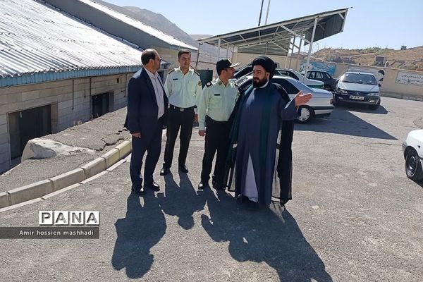 دیدار و تجلیل امام‌جمعه رودهن از کارکنان نیروی انتظامی رودهن و آبعلی