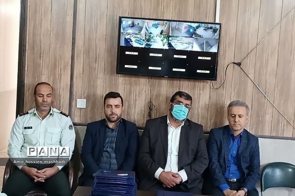 دیدار و تجلیل امام‌جمعه رودهن از کارکنان نیروی انتظامی رودهن و آبعلی