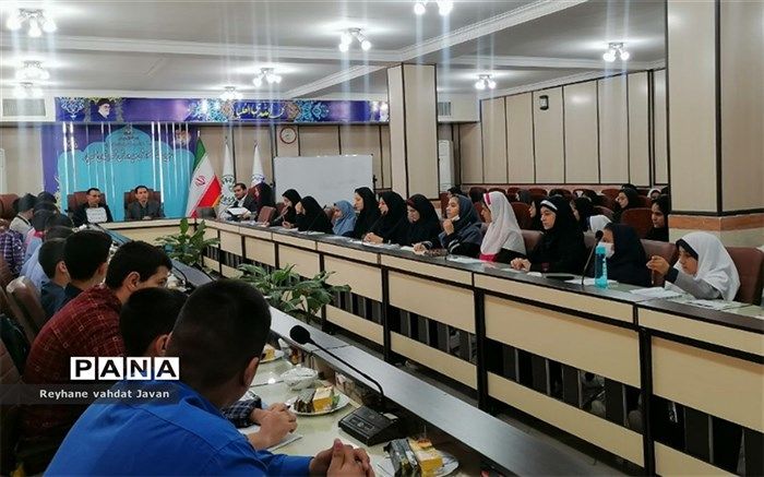 دانش آموز خبرنگاران پانا آیندهٔ رسانه کشور هستند