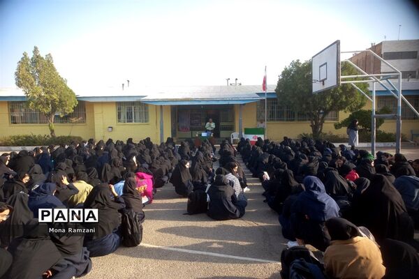 حضور جانشین فرماندهی انتظامی شهرستان کاشمر در دبیرستان الزهرا