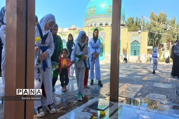 مراسم غبارروبی و میثاق با شهدای شهرستان رباط کریم