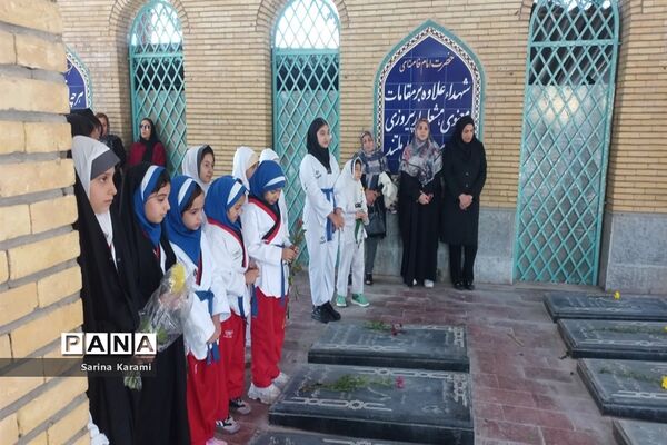 مراسم غبارروبی و میثاق با شهدای شهرستان رباط کریم