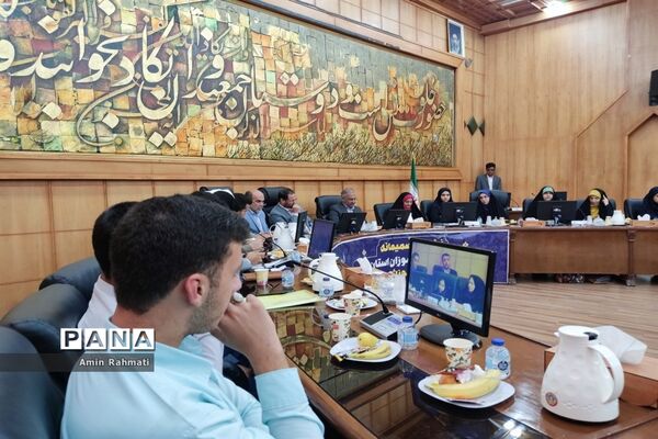 نشست صمیمانه نمایندگان دانش‌آموزان استان فارس با وزیر آموزش و پرورش