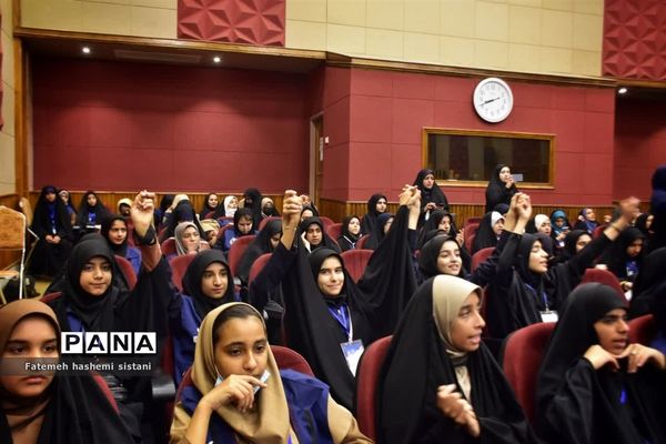 دومین روز از اردوی ملی آموزش دانش‌آموز خبرنگاران دختر