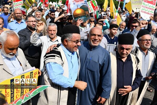 حضور پرشور مردم اهواز در راهپیمایی طوفان الاقصی