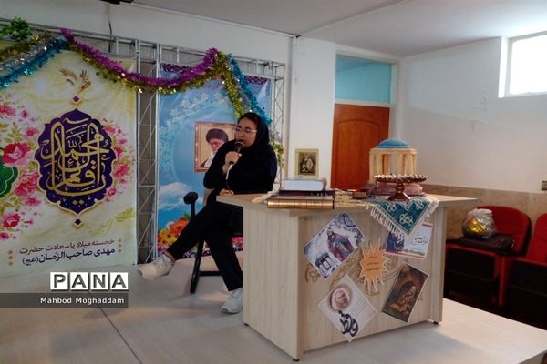 مراسم حافظ خوانی در دبیرستان شهیده قزوینی منطقه ۱۳