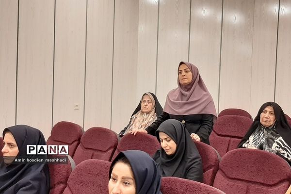 جلسه هم‌اندیشی مسائل تربیتی و پرورشی مدیران مدارس با امام جمعه رودهن