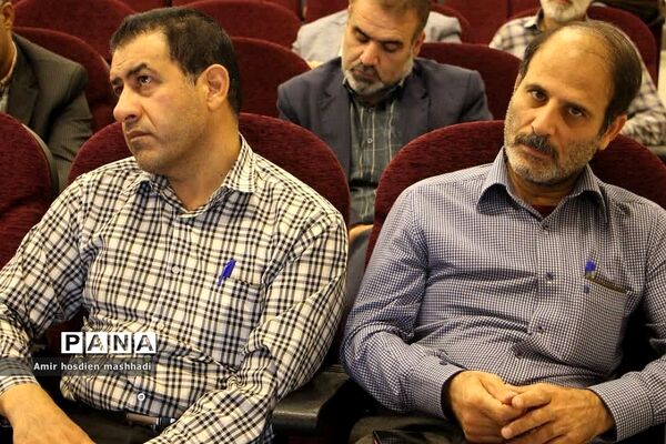 جلسه هم‌اندیشی مسائل تربیتی و پرورشی مدیران مدارس با امام جمعه رودهن