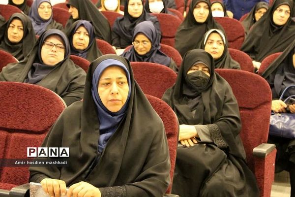 جلسه هم‌اندیشی مسائل تربیتی و پرورشی مدیران مدارس با امام جمعه رودهن