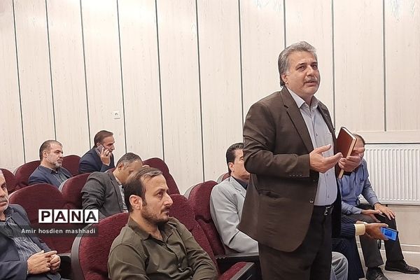 جلسه هم‌اندیشی مسائل تربیتی و پرورشی مدیران مدارس با امام جمعه رودهن