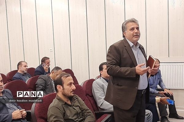 جلسه هم‌اندیشی مسائل تربیتی و پرورشی مدیران مدارس با امام جمعه رودهن