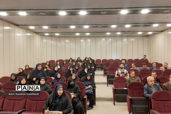 جلسه هم‌اندیشی مسائل تربیتی و پرورشی مدیران مدارس با امام جمعه رودهن