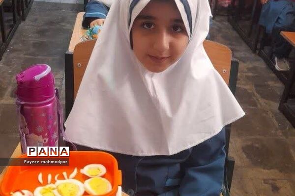 زنگ‌سلامتی و استفاده از صبحانه سالم در مدارس رودهن