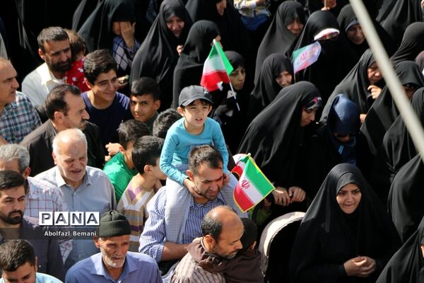 راهپیمایی مردم قم در حمایت از مبارزان فلسطینی