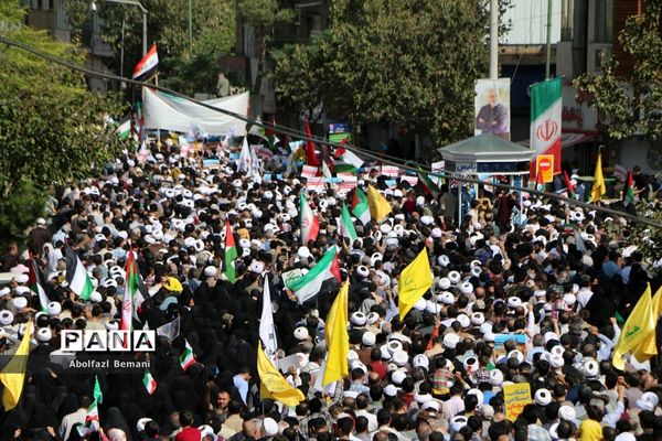 راهپیمایی مردم قم در حمایت از مبارزان فلسطینی