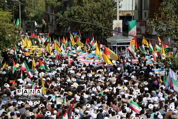 راهپیمایی مردم قم در حمایت از مبارزان فلسطینی