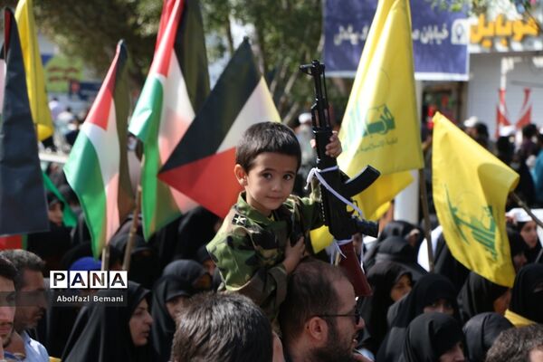 راهپیمایی مردم قم در حمایت از مبارزان فلسطینی
