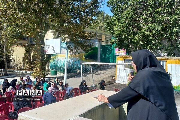 برگزاری انتخابات انجمن اولیا و مربیان در دبیرستان تربیت رودهن