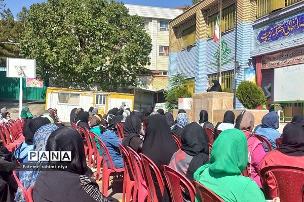 برگزاری انتخابات انجمن اولیا و مربیان در دبیرستان تربیت رودهن