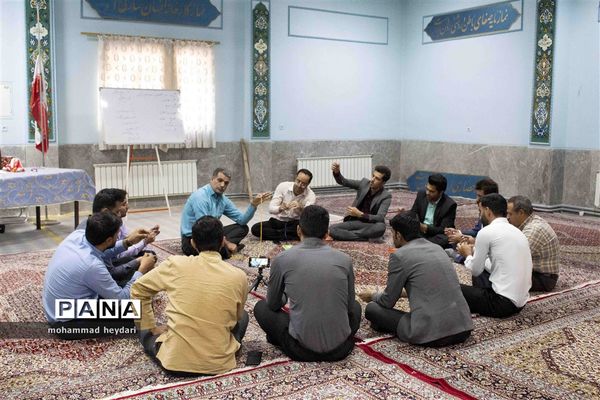 دوره تربیت مربی و یاورمربی عضو سازمان دانش‌آموزی