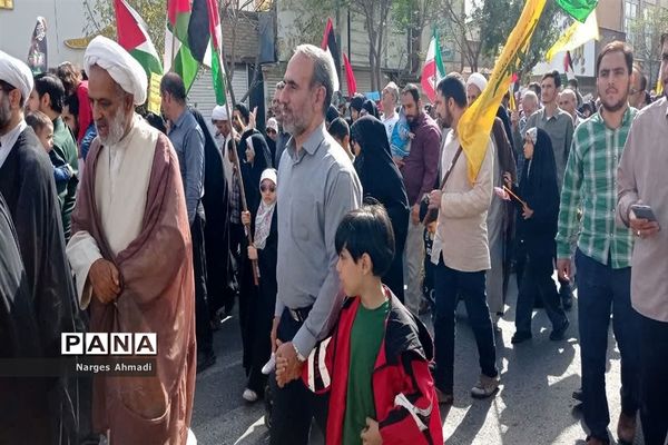 حضور کودکان و نوجوانان قمی در راهپیمایی حمایت از ملت فلسطین