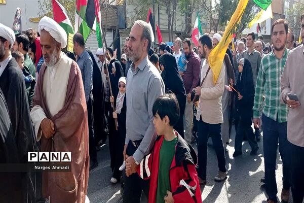 حضور کودکان و نوجوانان قمی در راهپیمایی حمایت از ملت فلسطین