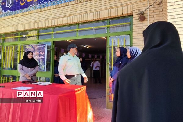 مشاوره انتظامی رایگان در مدرسه محمد‌جواد موفقیان یک