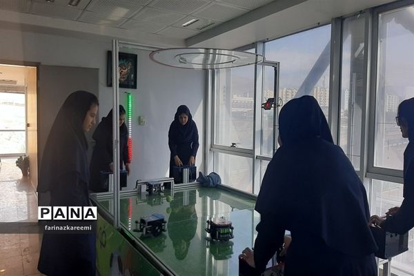 اردوی یک‌روزه علمی_تربیتی دانش‌آموزان دبیرستان هفده شهریور شهرستان فیروزکوه در پارک علوم و فناوری پردیس