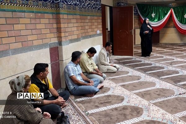 جلسه انتخابات انجمن اولیا و مربیان در دبیرستان دخترانه سردار شهید سلیمانی شهرستان فیروزکوه