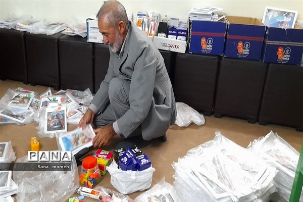 بسته‌بندی لوازم التحریر درکانون فرهنگی تربیتی استقلال برای مدارس محروم ناحیه ۶ مشهد