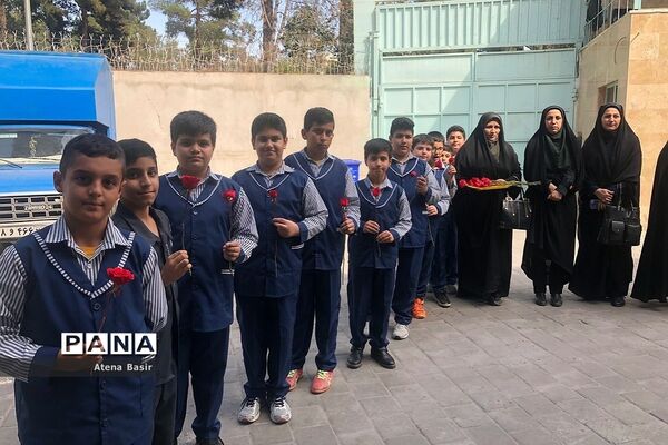 تقدیر دانش‌آموزان از نیروی‌انتظامی