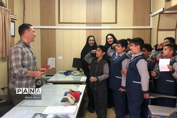 تقدیر دانش‌آموزان از نیروی‌انتظامی