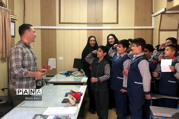 تقدیر دانش‌آموزان از نیروی‌انتظامی