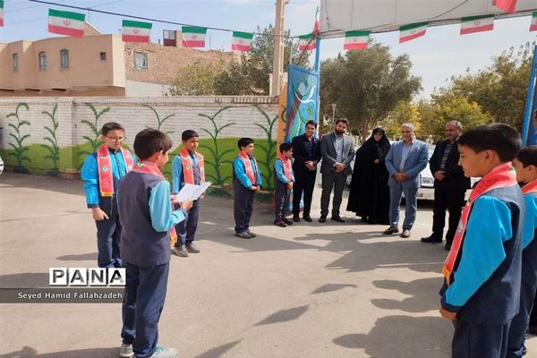 بازدید معاون پرورشی و تربیت‌بدنی اداره‌کل آموزش و پرورش یزد از دبستان حضرت قاسم ابن الحسن(ع)