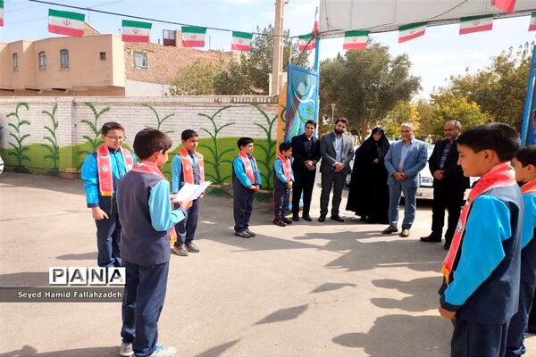 بازدید معاون پرورشی و تربیت‌بدنی اداره‌کل آموزش و پرورش یزد از دبستان حضرت قاسم ابن الحسن(ع)