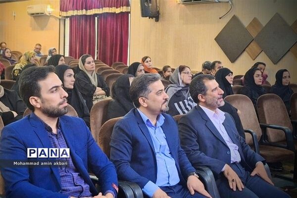 برگزاری جلسه انجمن اولیاء و مربیان در هنرستان امام علی (ع) ناحیه‌یک شهرری
