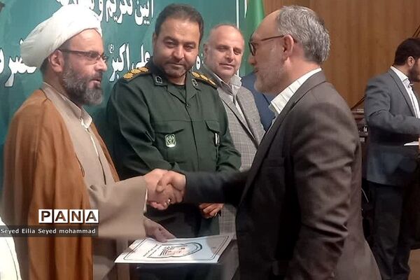 آیین تکریم و معارفه فرمانده حوزه ۳۳۷ حضرت علی اکبر(ع) سپاه ناحیه حضرت عبدالعظیم حسنی(ع)